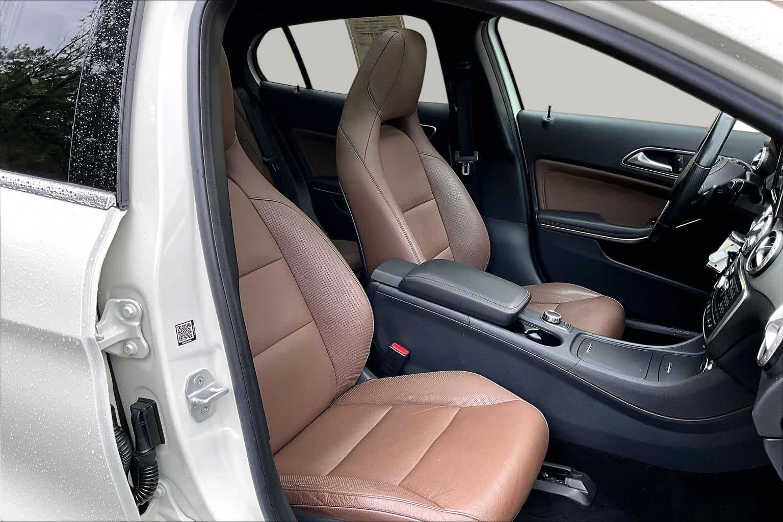 Used 2015 Cirrus White Mercedes-Benz GLA 250 image 17