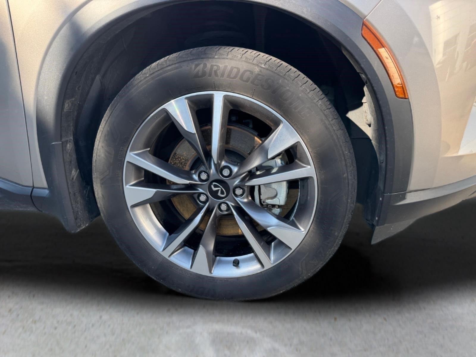 Used 2024 Warm Titanium INFINITI LUXE image 19