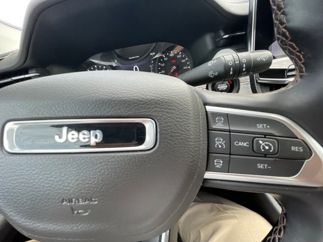 Used 2022 Billet Silver Metallic Jeep Limited image 18