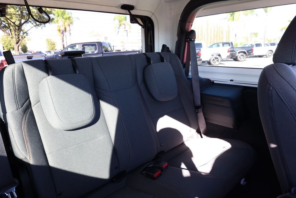 New 2026 Bright White Clear-Coat Exterior Paint Jeep Sport S image 16