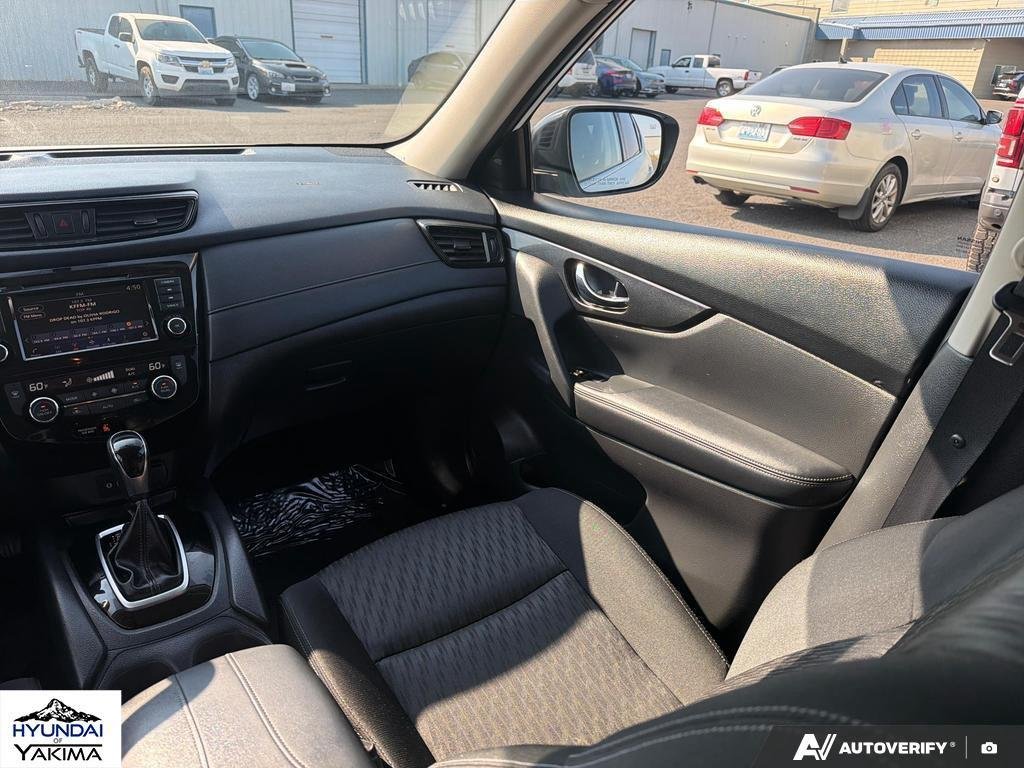 Used 2018 Glacier White Nissan SV image 25