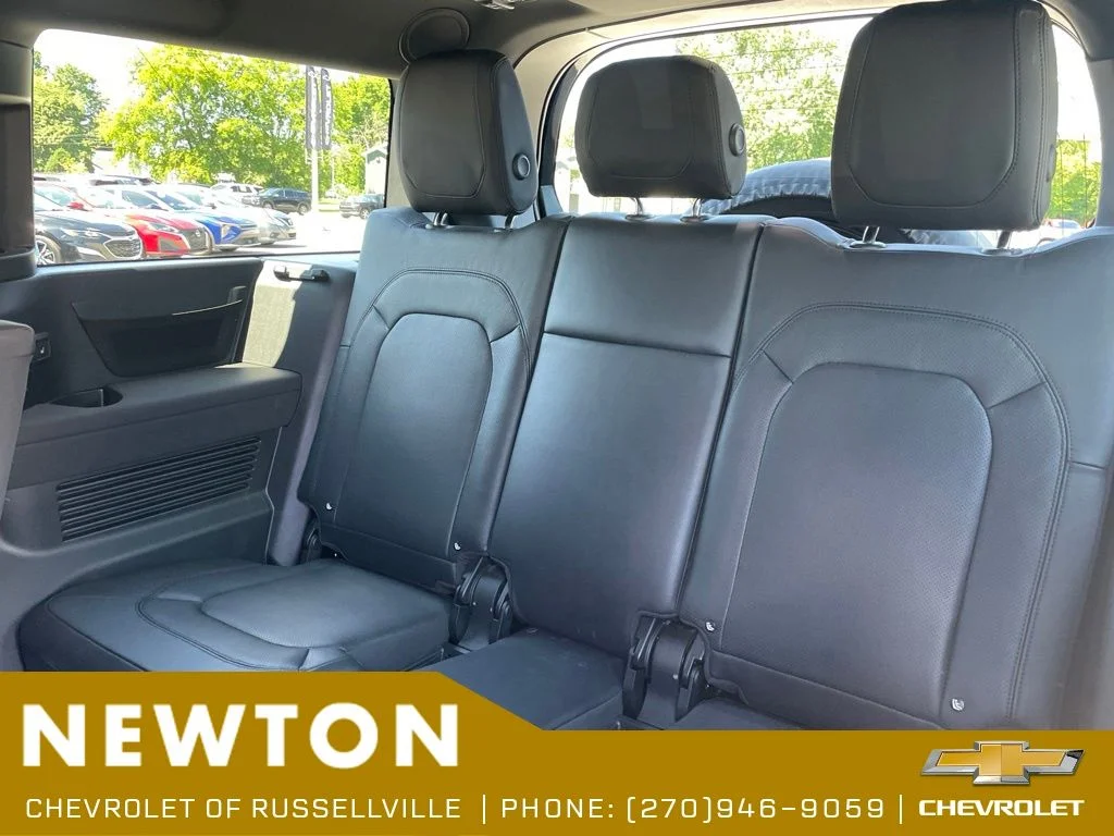 Used 2023 Black Land Rover SE image 42