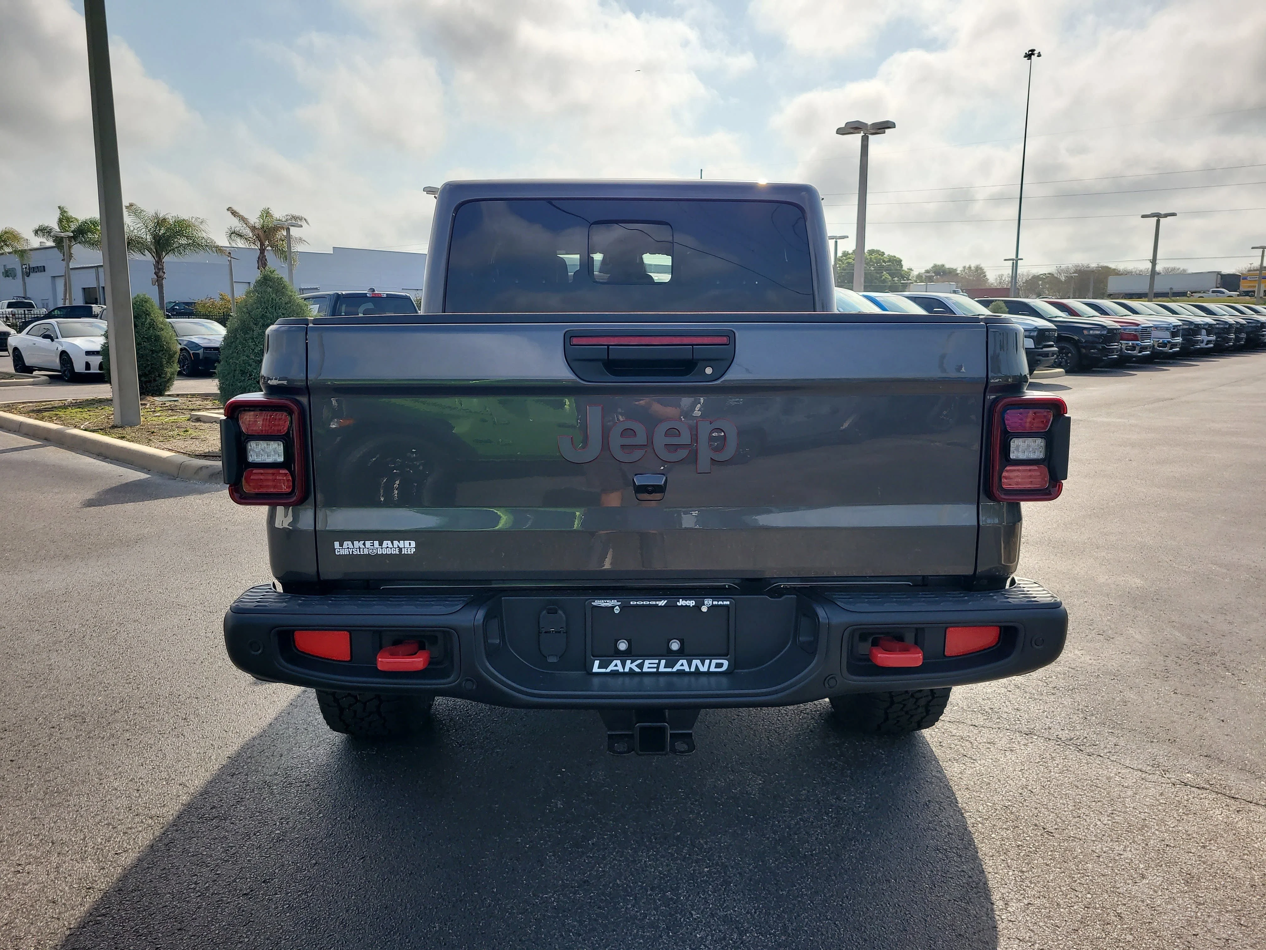 New 2026 Granite Crystal Metallic Clearcoat Jeep Rubicon X image 7