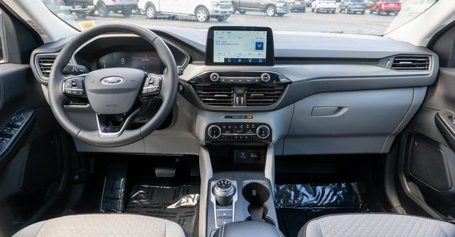 Used 2023 Red Ford Active image 14