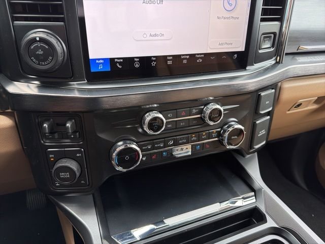 New 2026 Star White Metallic Tri-Coat Ford F-350® Lariat® image 19