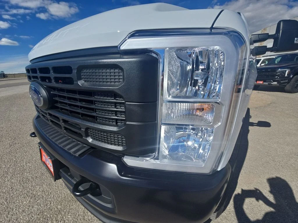 New 2026 Oxford White Ford F-350® XL image 17