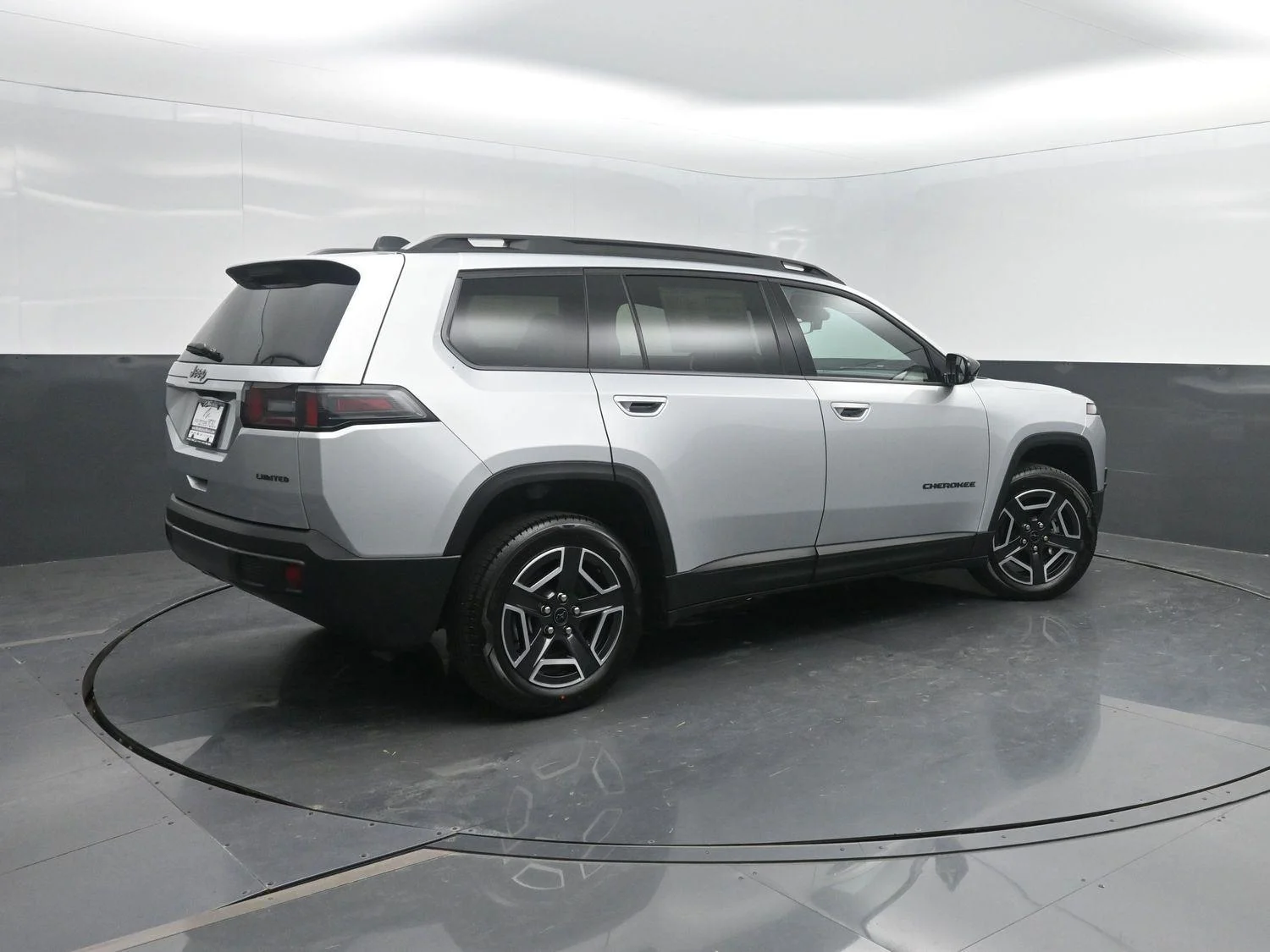 New 2026 Silver Zynith Clear-Coat Exterior Paint Jeep Laredo image 2