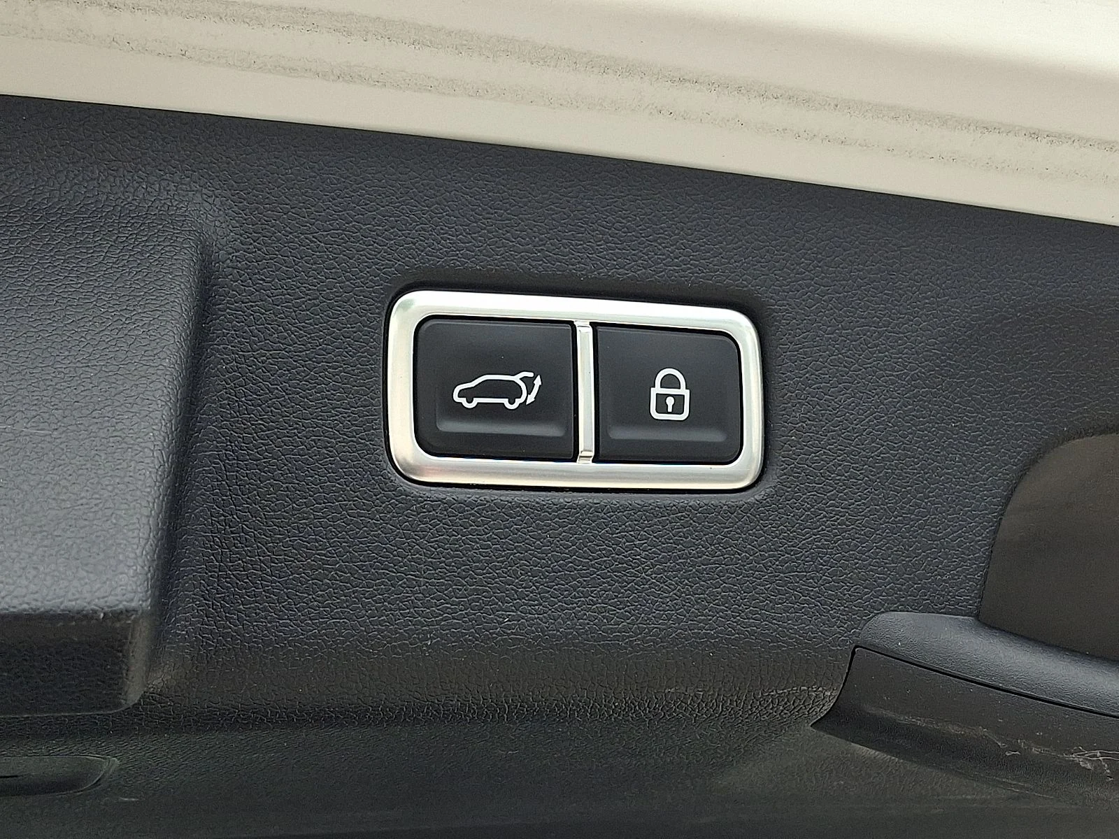 Certified Used 2021 White Kia SX image 30