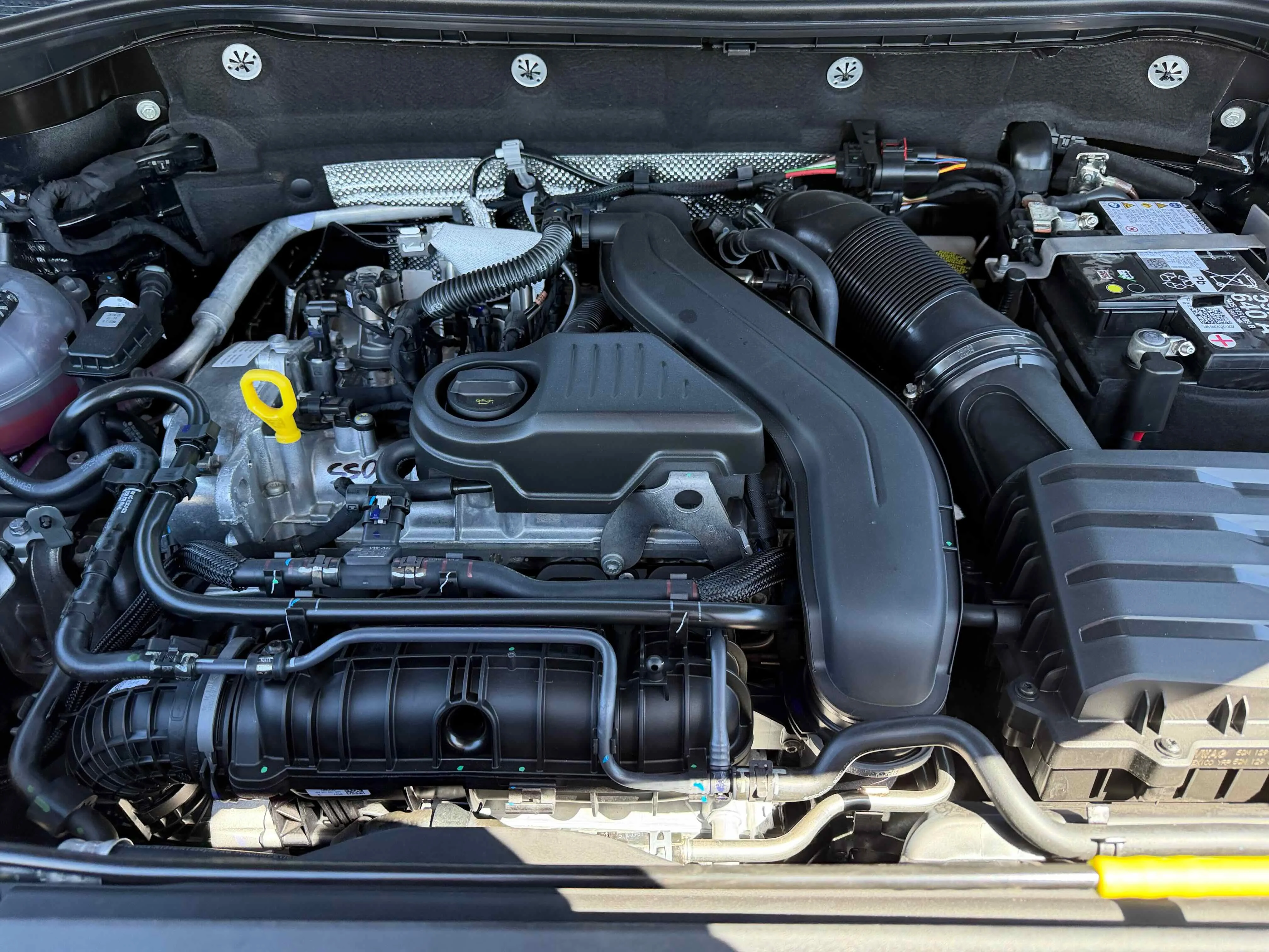 New 2026 Deep Black Volkswagen SE Black image 32