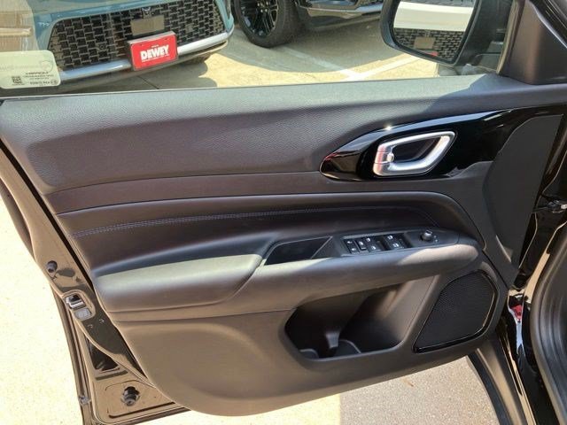New 2026 Diamond Black Crystal Pearlcoat Jeep Limited Altitude image 8