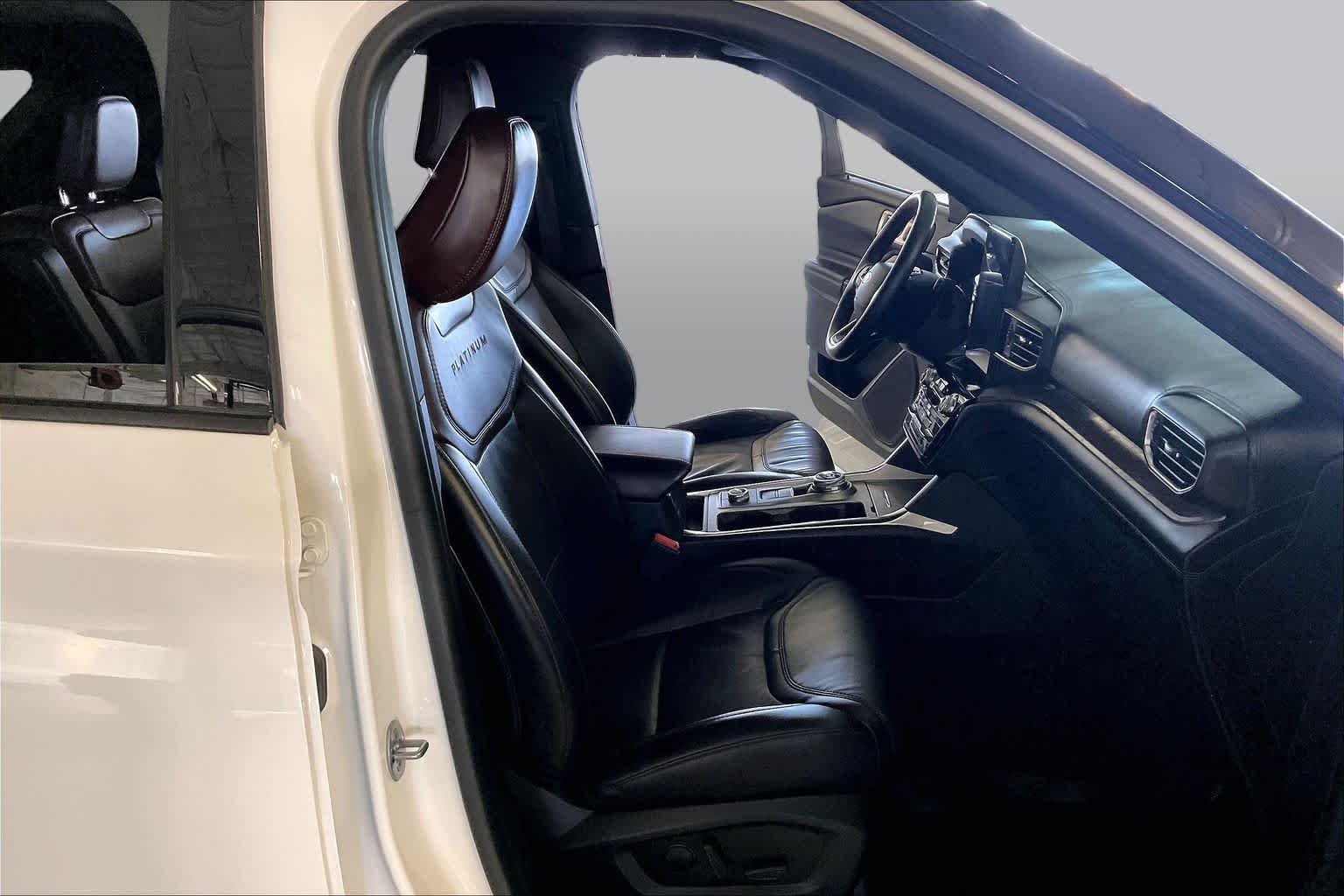 Used 2023 Star White Metallic Tri-Coat Ford Platinum image 8