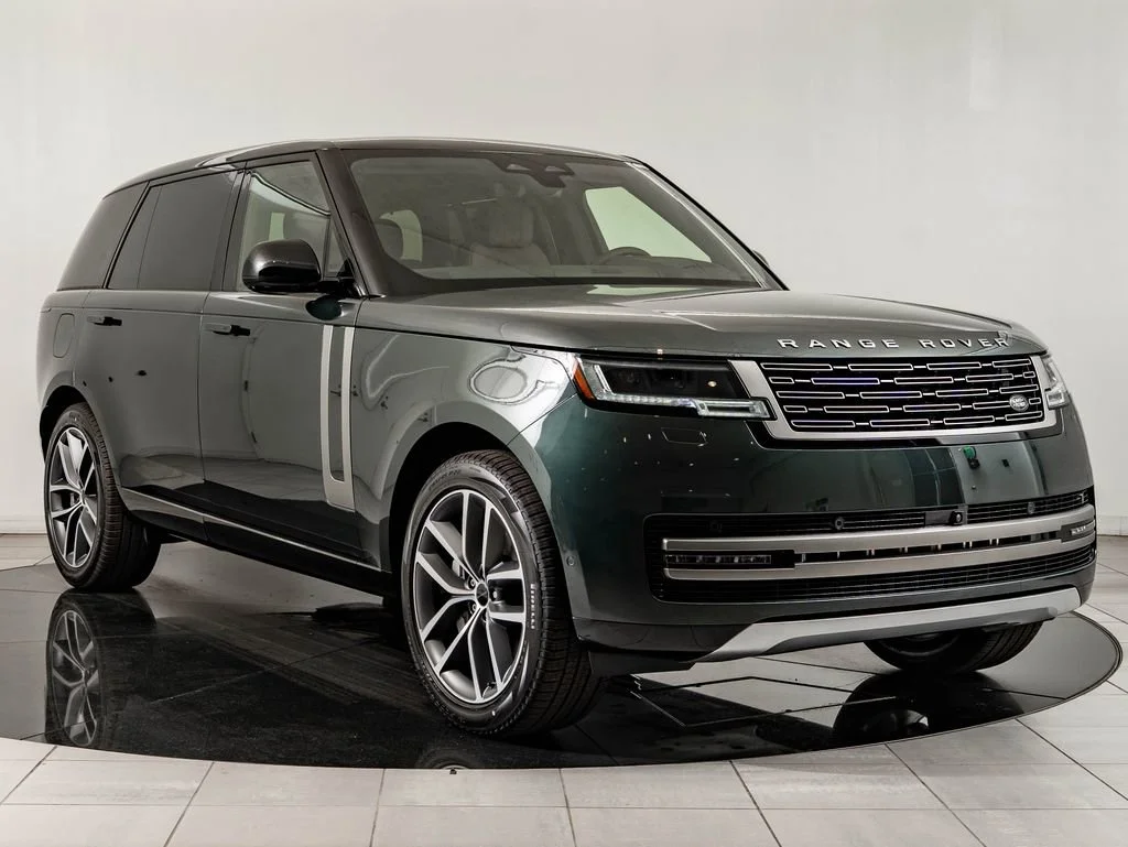 New 2026 Belgravia Green Land Rover SE image 12