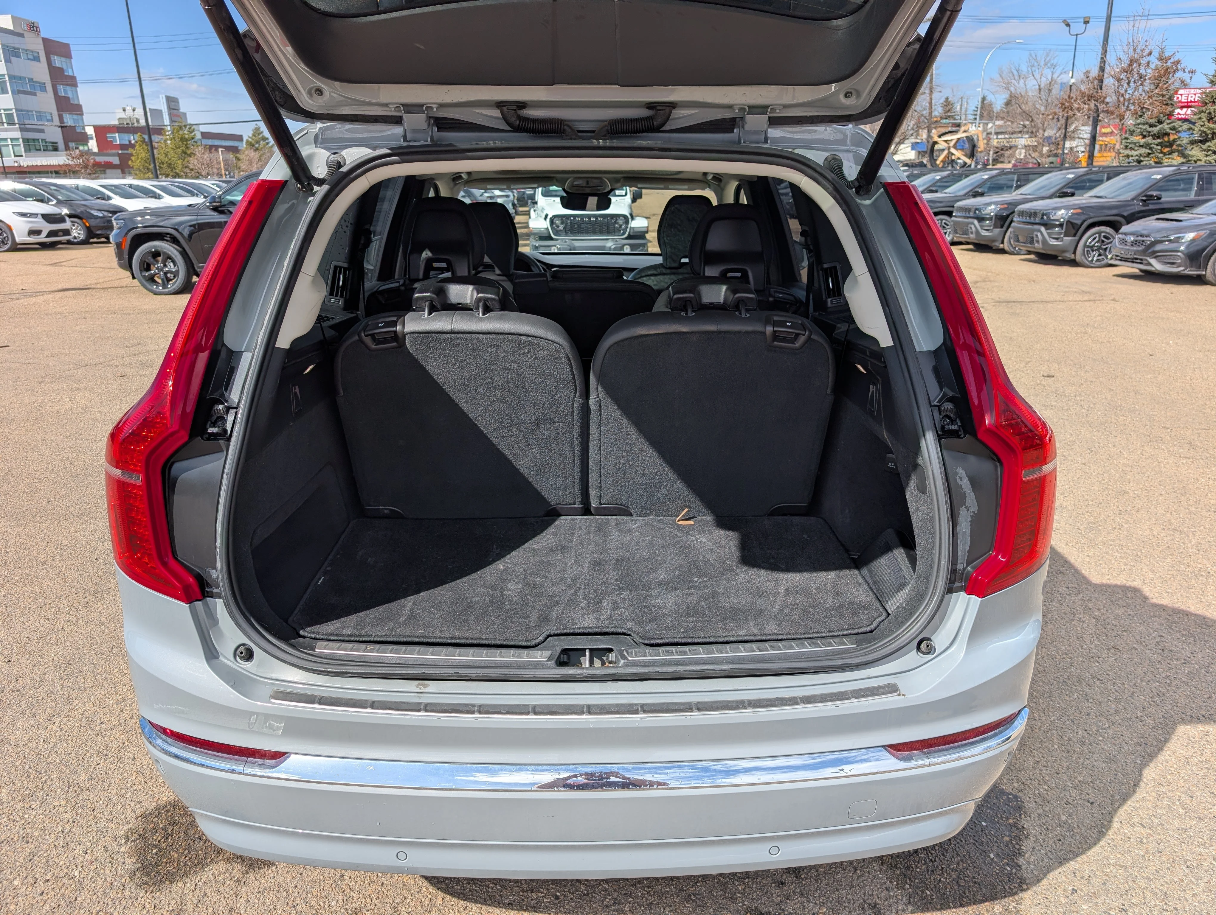Used 2024 Crystal White Metallic Volvo Plus Bright Theme image 6