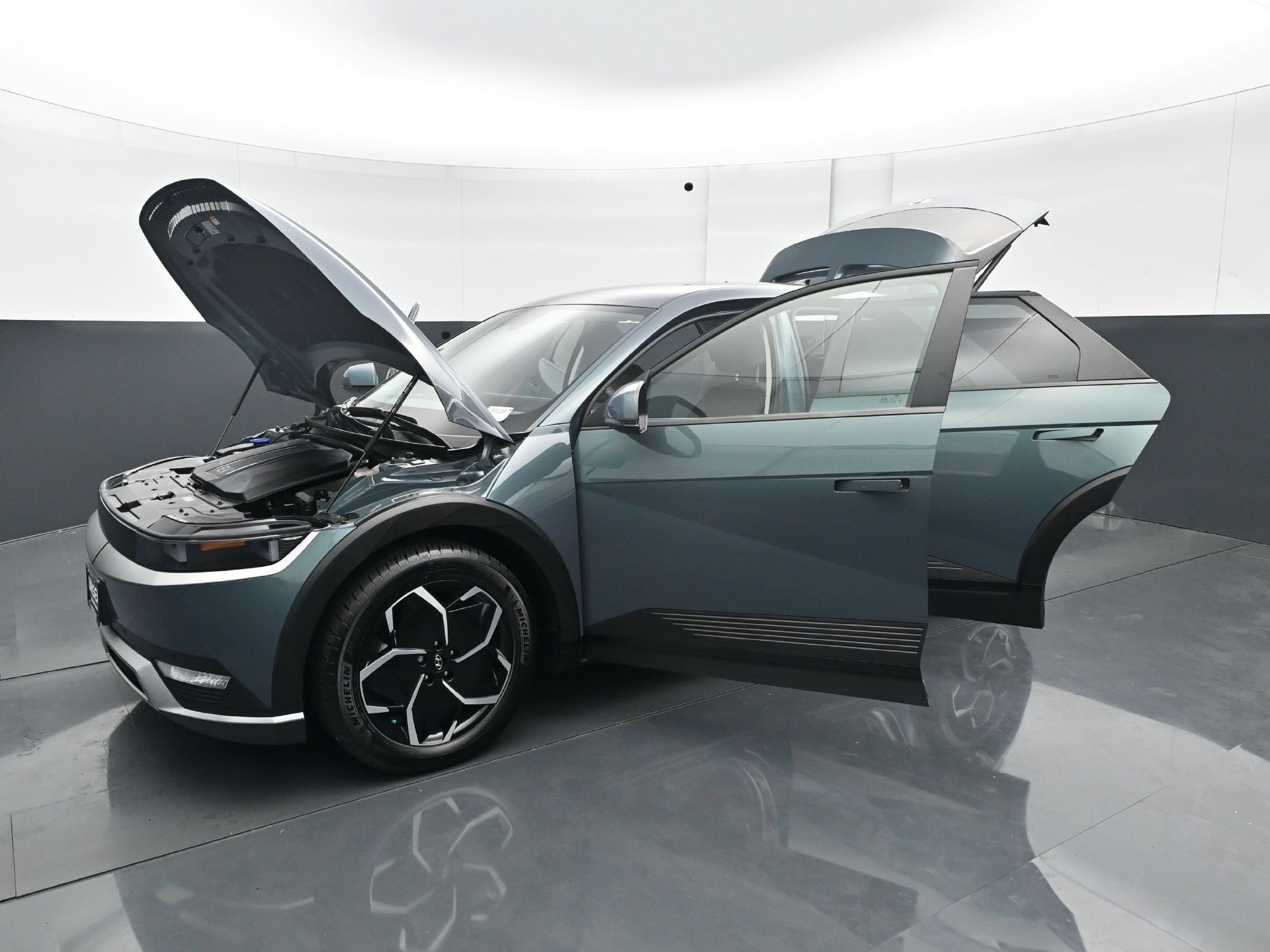 Used 2024 Digital Teal Hyundai SEL AWD image 31