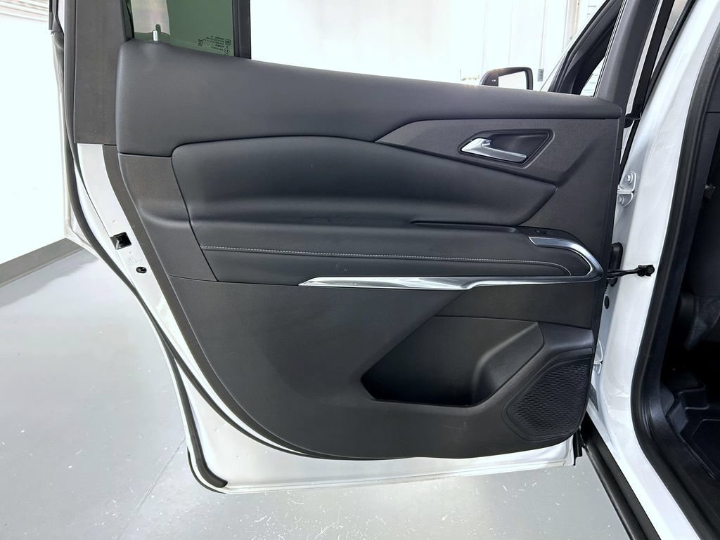 2025 Chevrolet Traverse LT - Photo 22