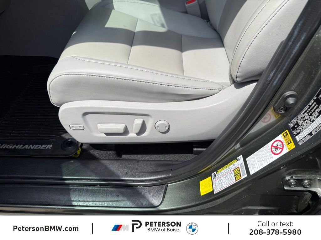 Used 2019 Green Toyota XLE image 25