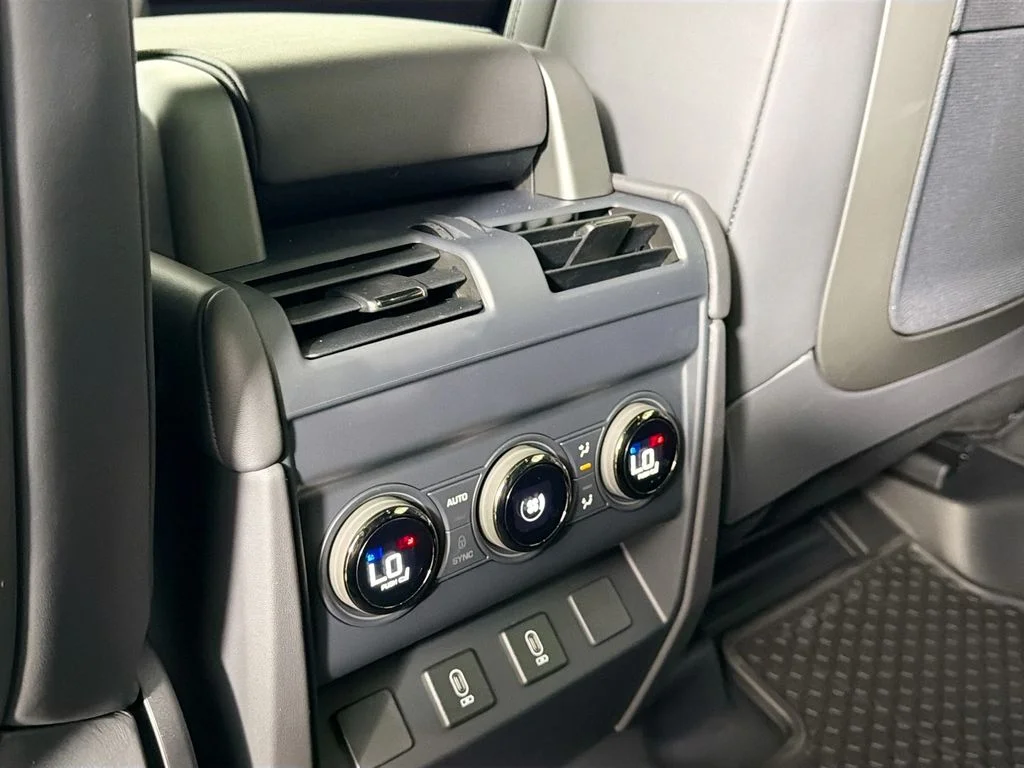 New 2026 Sargasso Blue Land Rover  OCTA image 27