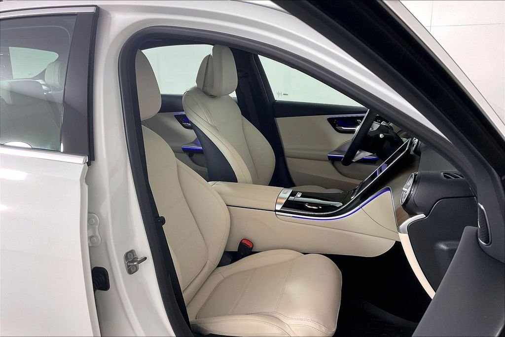 2026 Mercedes-Benz C-Class Sedan C 300 - Photo 7