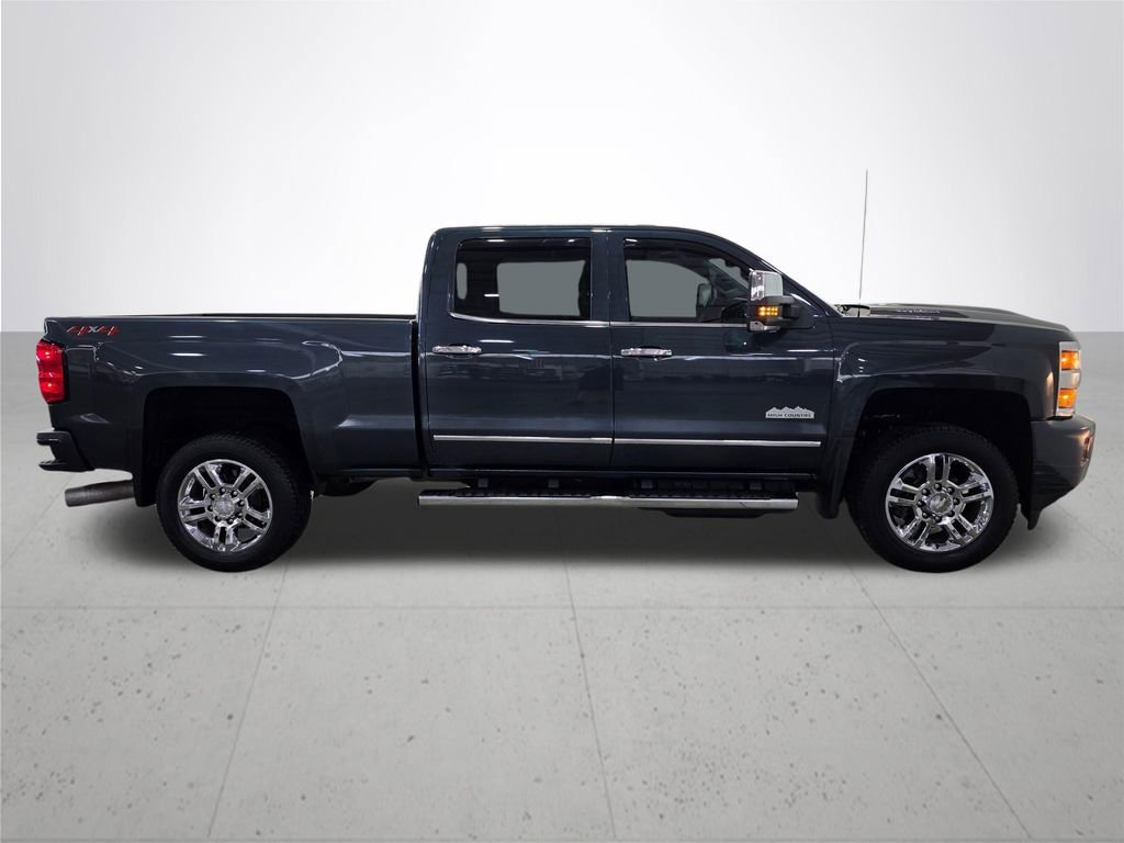 Used 2018 GRAPHITE METALLIC Chevrolet High Country image 9