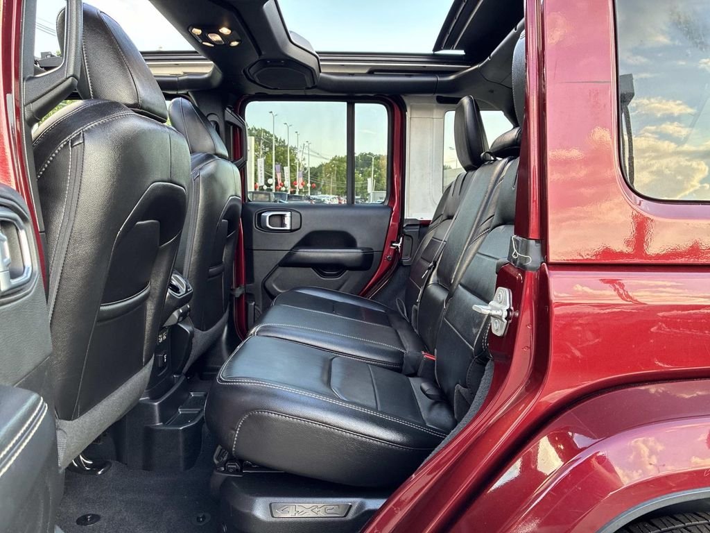 Used 2021  Jeep Unlimited Sahara 4xe image 18