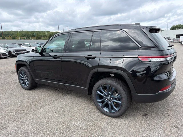 New 2026 Black Jeep  image 5