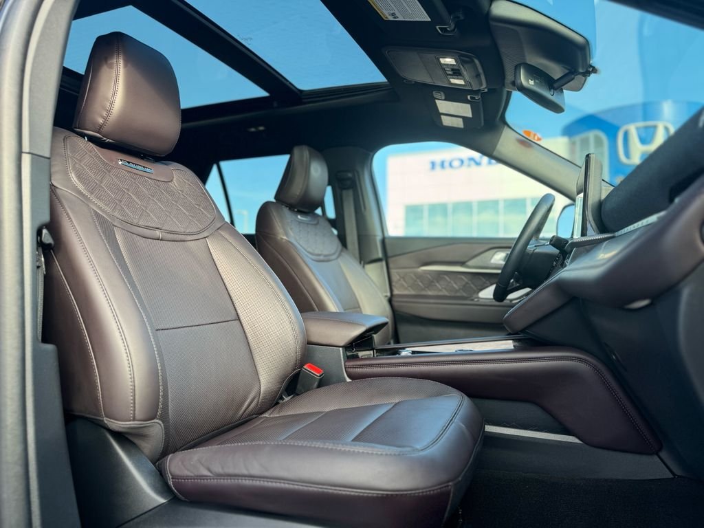 2025 Ford Explorer Platinum - Photo 26