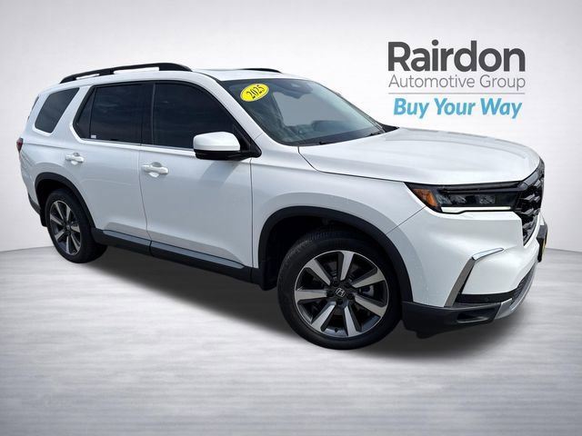 2025 Honda Pilot Touring AWD's photo