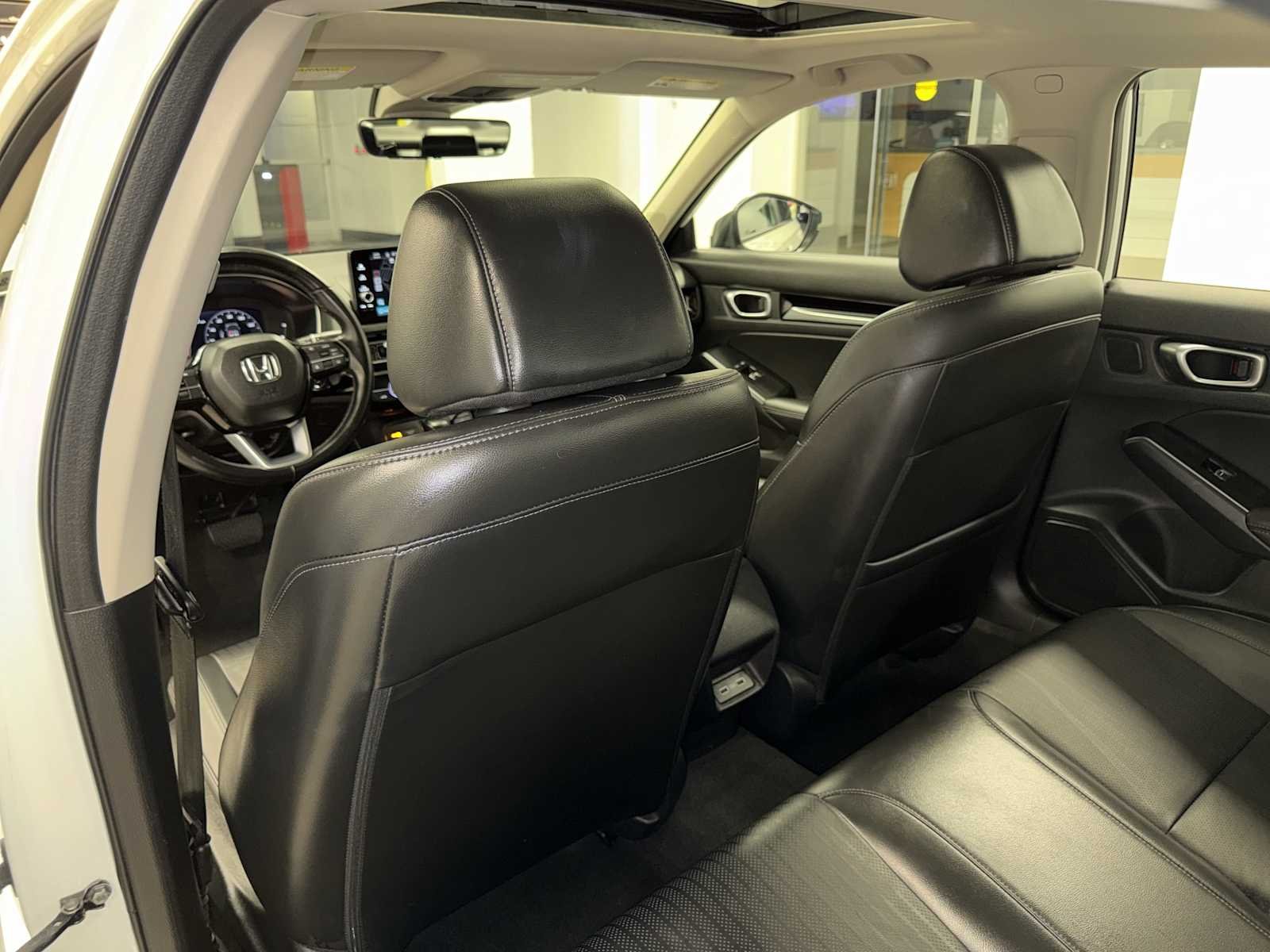 Used 2023 White Honda Touring image 29