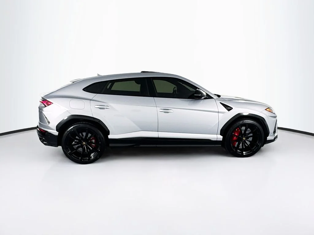 Used 2022 Grigio Nimbus Matt/Arancio Borealis Lamborghini  image 4