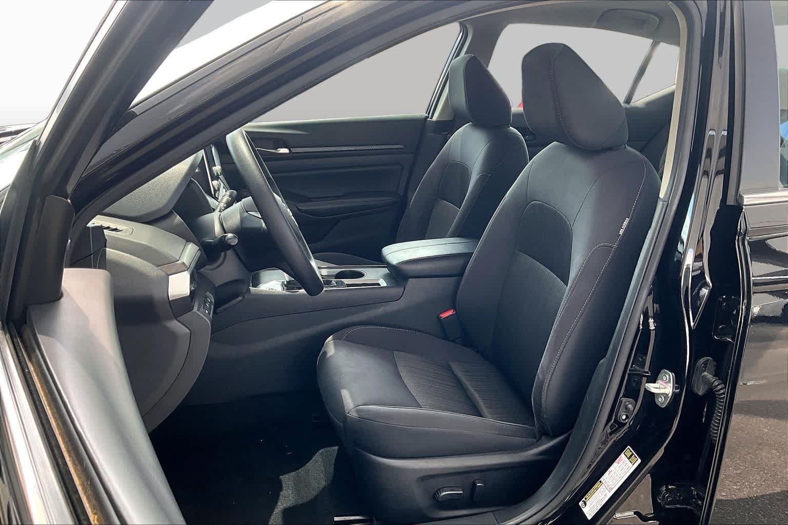 Certified Used 2025 Super Black Nissan SV image 8