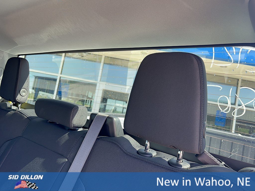 New 2026 Summit White Chevrolet LT (2FL) image 18
