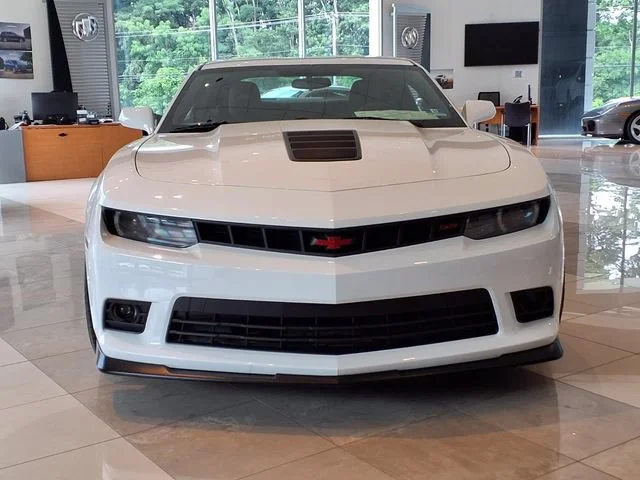 Used 2014 Summit White Chevrolet SS image 2