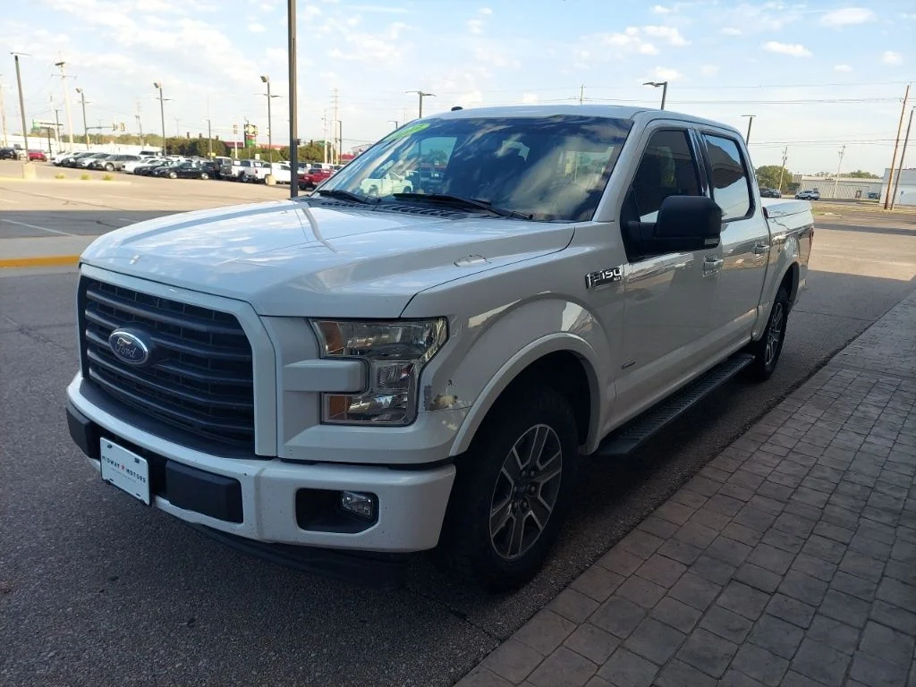 Used 2017 Oxford White Ford XLT image 3