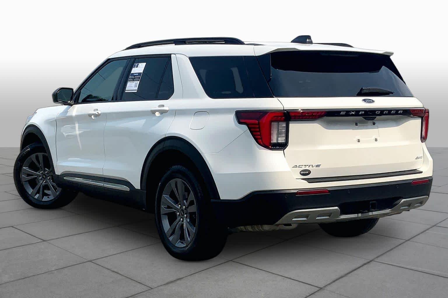 Used 2025 Star White Ford Active image 12