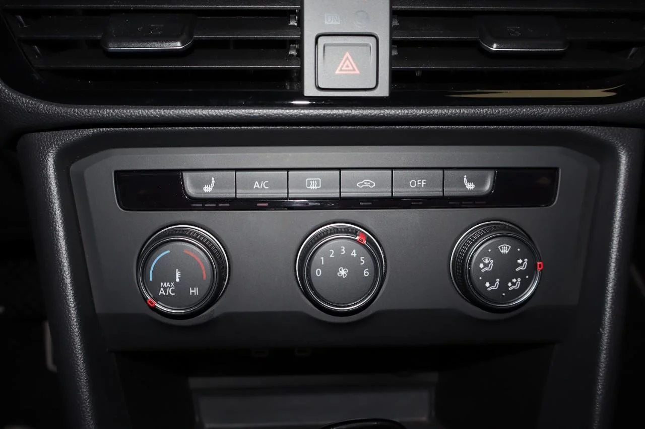 Used 2022 Platinum Gray Metallic Volkswagen 1.5T SE 4Motion image 16