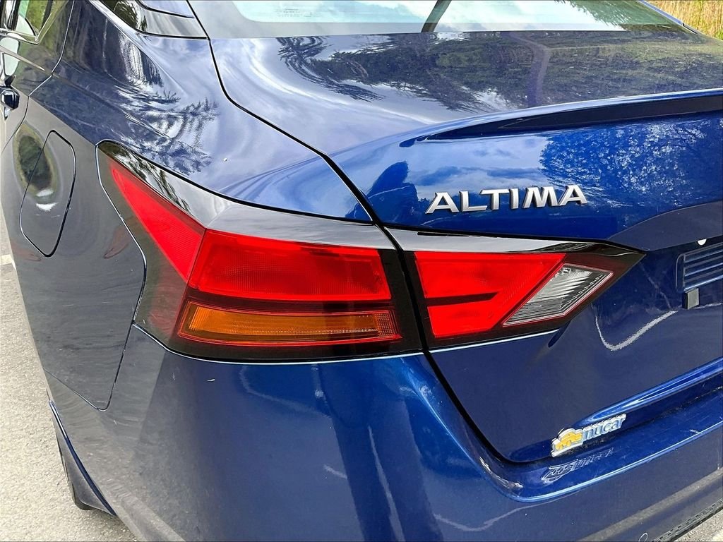Used 2024 Blue Nissan 2.5 SR image 25