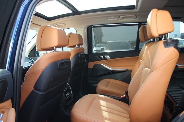 Used 2022 Blue BMW xDrive40i image 25