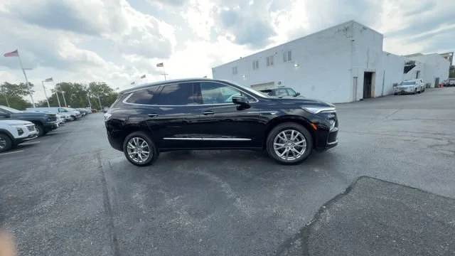 Certified Used 2023 Includes Spectra Gray lower exterior accent color.) Buick Premium image 9