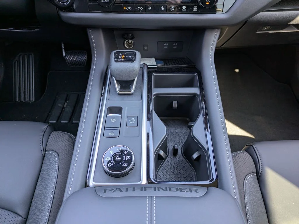 New 2026 Everest White Pearl TriCoat Nissan SL image 19