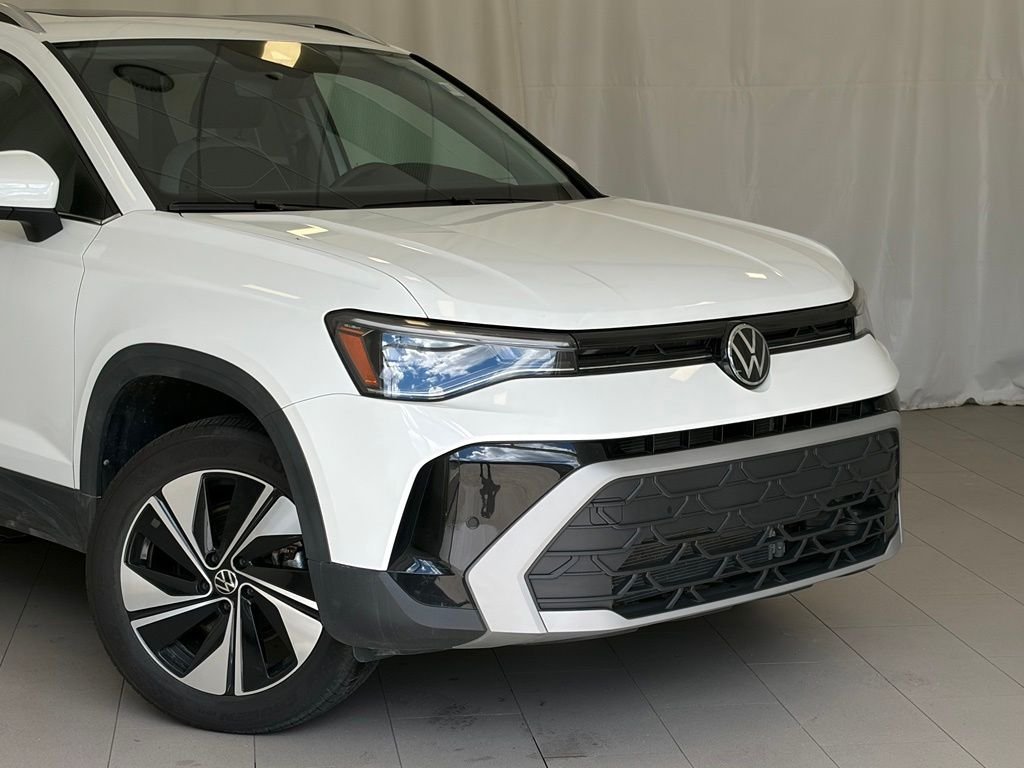 Certified Used 2025 Pure White Volkswagen 1.5T SE image 6