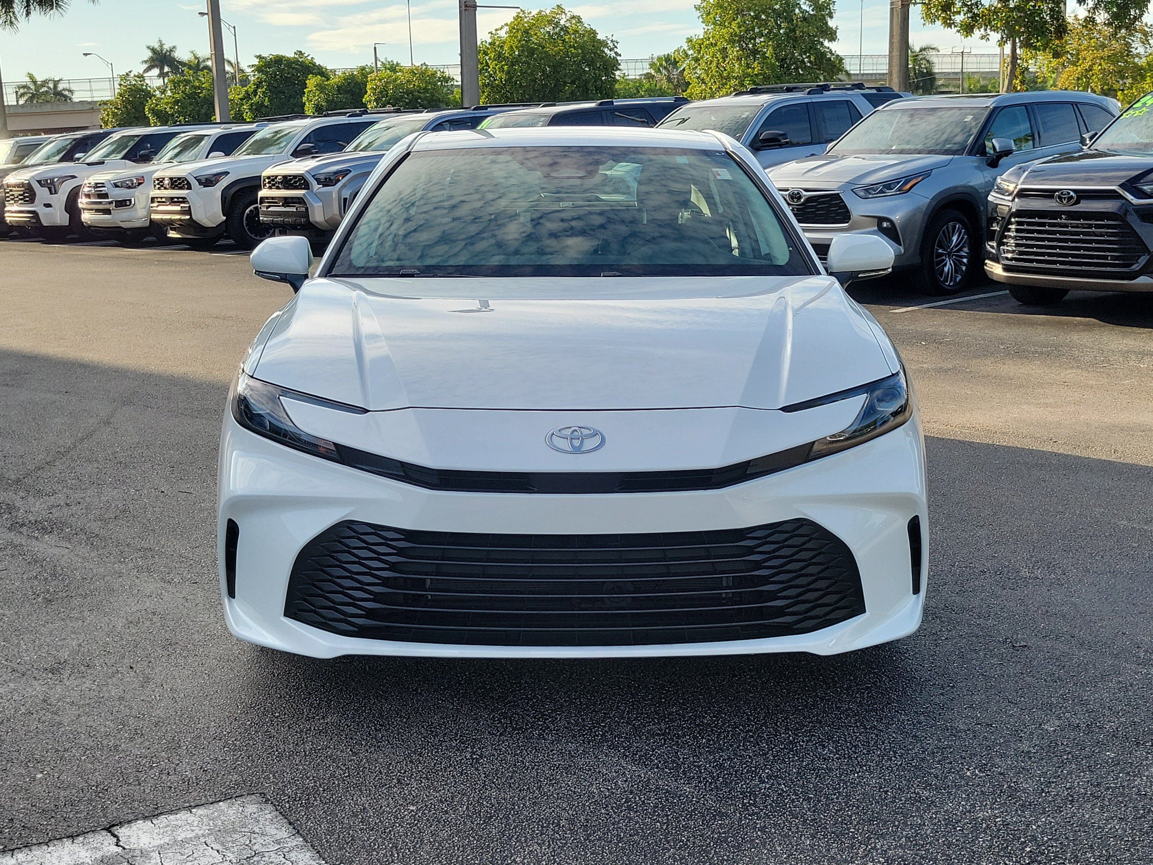 Used 2025 Ice Toyota LE image 2