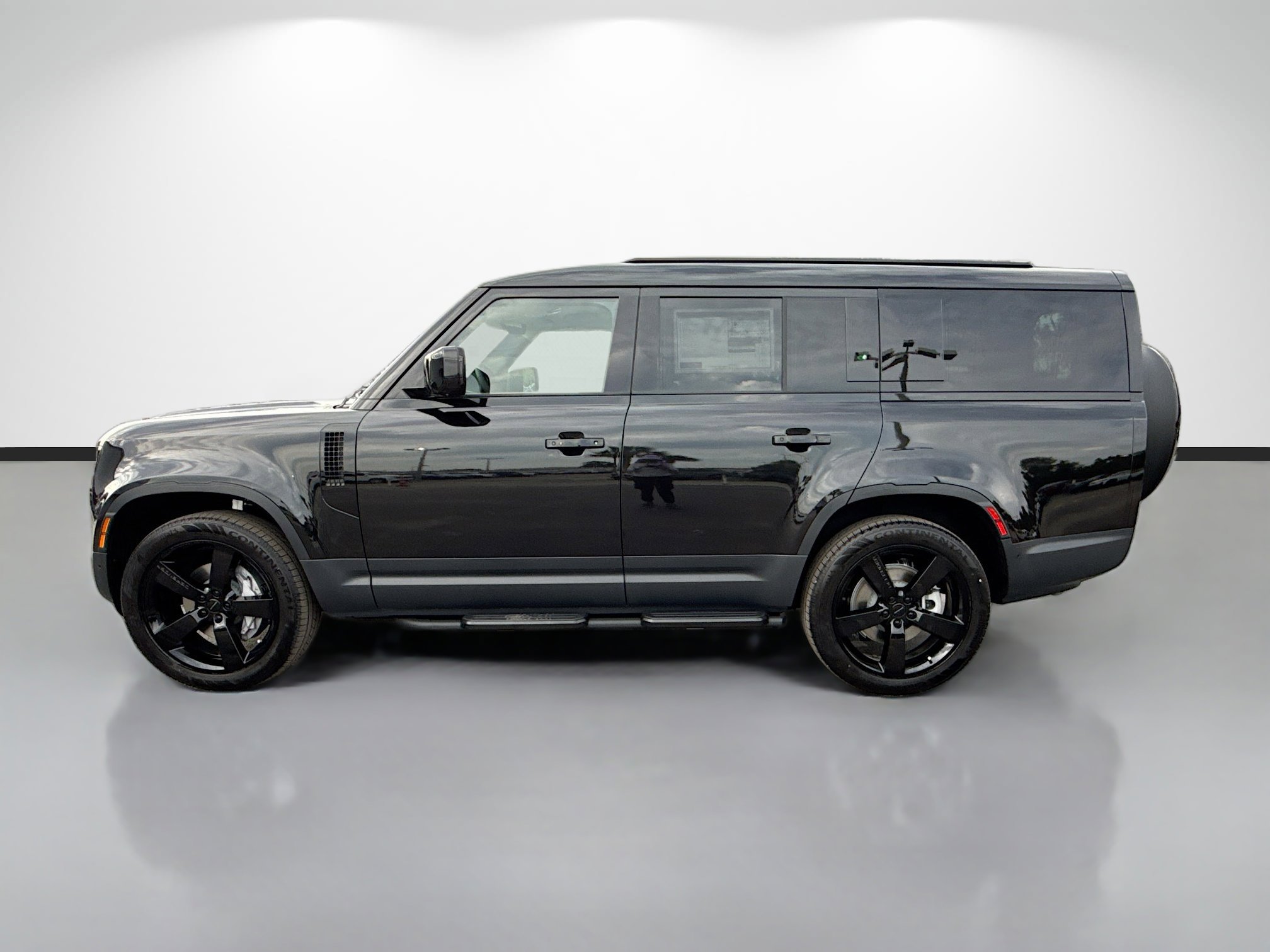 New 2026 Santorini Black Land Rover S image 2