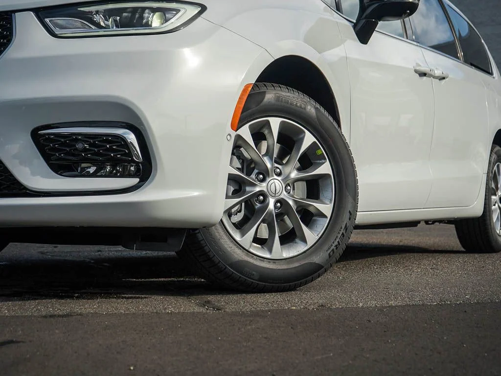 2026 Chrysler Pacifica Select - Photo 6