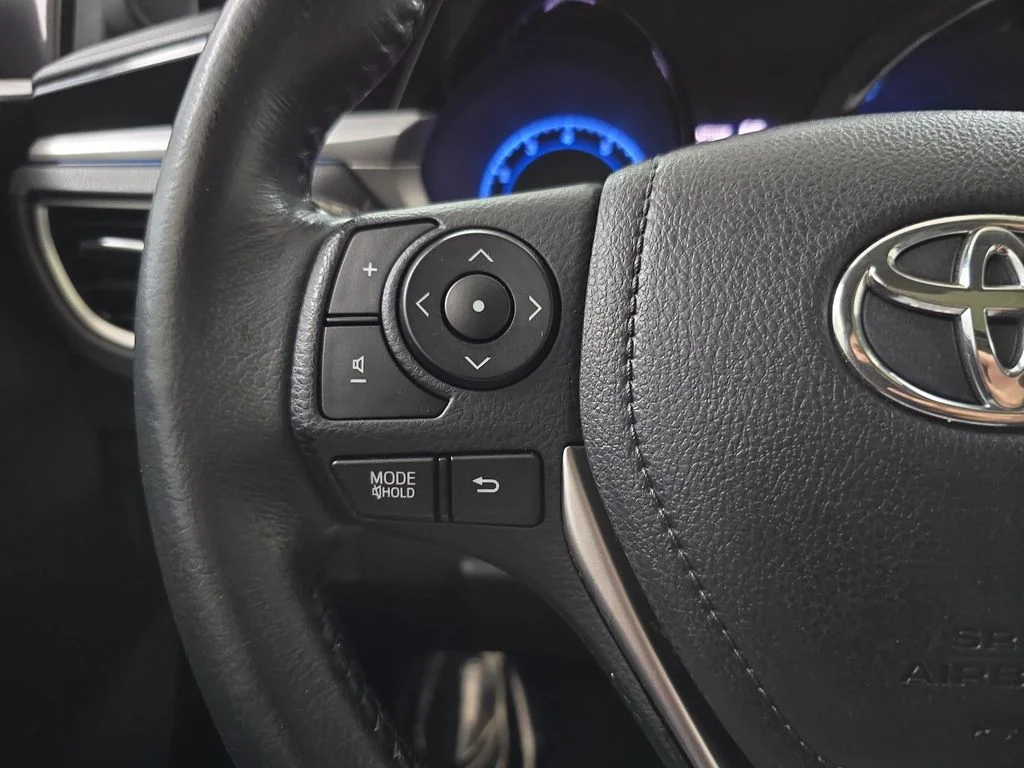 Used 2014 Classic Silver Metallic Toyota S Premium image 19