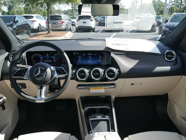 New 2026 Polar White Mercedes-Benz GLA 250 image 32