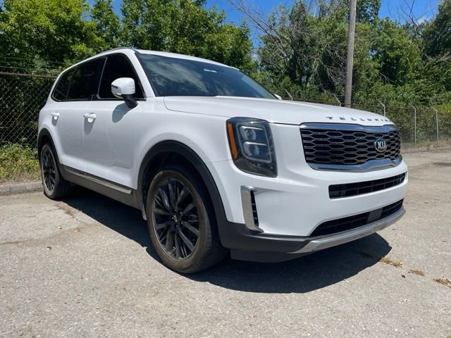 Used 2021 White Kia EX image 1