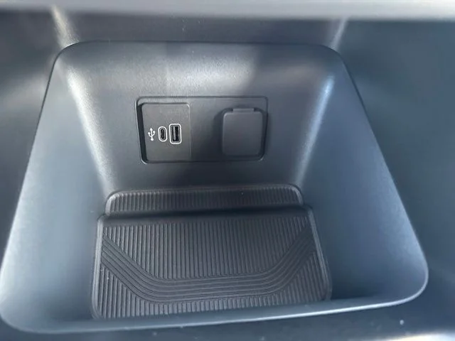 New 2026 Star White Metallic Tri-Coat Ford Active image 26