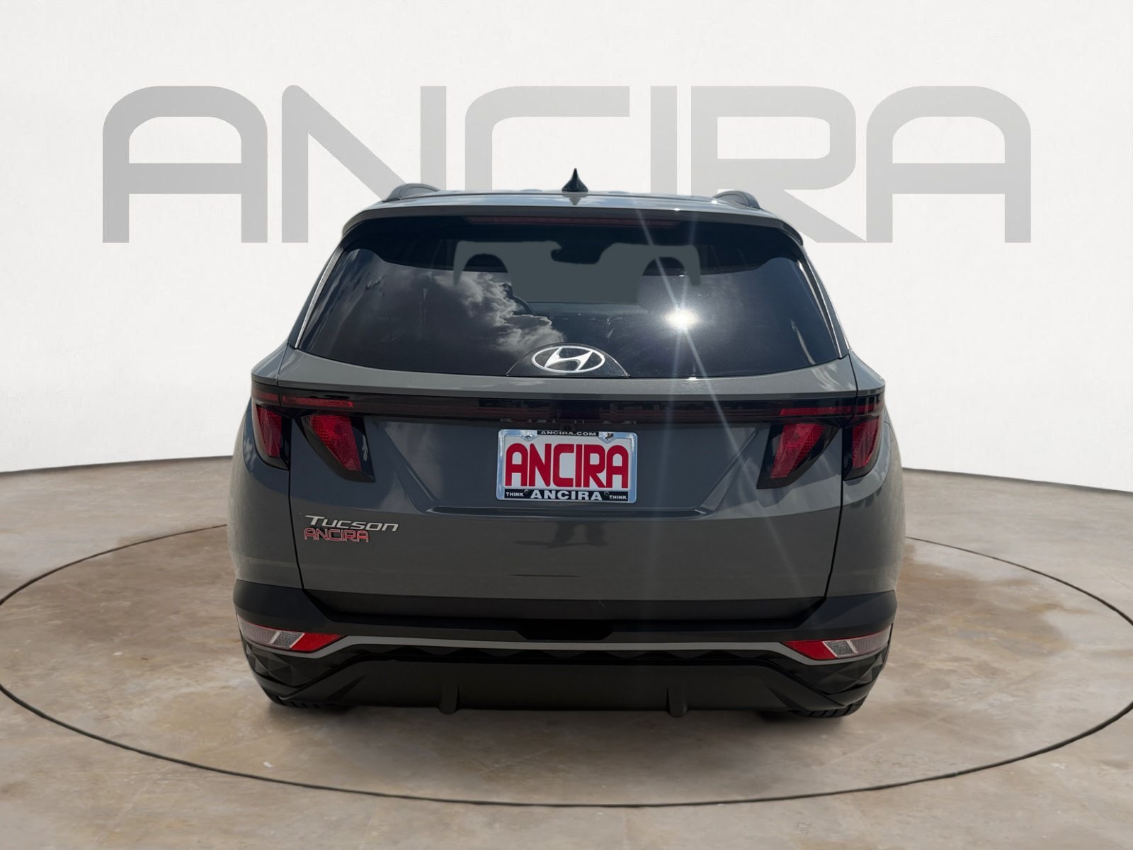 Used 2024 Hampton Gray Hyundai SEL image 9