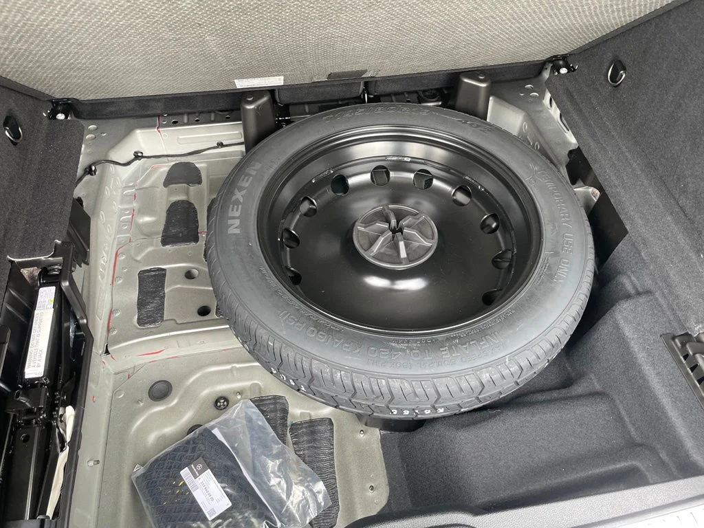 Used 2022 Black Mercedes-Benz GLC 300 image 35