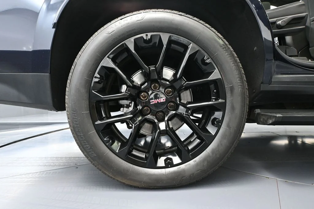 2023 GMC Yukon Denali - Photo 17